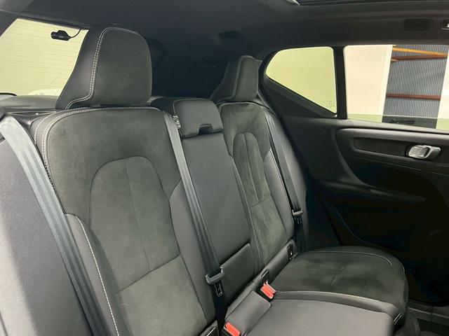 XC40リチャージ リチャージ アルティメットツインモーター 2023年モデル/禁煙車/レザーシート(ヒーター付)/パノラマルーフ/ボルボインテリセーフ/ハーマンカードン/Googleナビ/全方位カメラ/ETC/クルコン/Pバックドア/充電ケーブル(57枚目)
