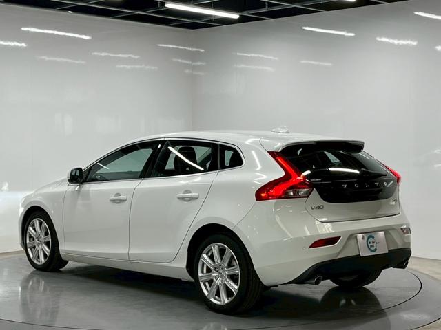 Ｖ４０ Ｄ４　インスクリプション　２０１８年モデル／ブラックレザーシート（ヒーター付）／ボルボインテリセーフ／純正ナビ／Ｂカメ／Ｂｌｕｅｔｏｏｔｈ対応／ＵＳＢ接続可／クリアランスソナー／クルコン／ＥＴＣ／純正１７アルミ（13枚目）