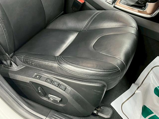 Ｖ４０ Ｄ４　インスクリプション　２０１８年モデル／ブラックレザーシート（ヒーター付）／ボルボインテリセーフ／純正ナビ／Ｂカメ／Ｂｌｕｅｔｏｏｔｈ対応／ＵＳＢ接続可／クリアランスソナー／クルコン／ＥＴＣ／純正１７アルミ（41枚目）