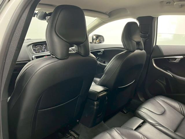 Ｖ４０ Ｄ４　インスクリプション　２０１８年モデル／ブラックレザーシート（ヒーター付）／ボルボインテリセーフ／純正ナビ／Ｂカメ／Ｂｌｕｅｔｏｏｔｈ対応／ＵＳＢ接続可／クリアランスソナー／クルコン／ＥＴＣ／純正１７アルミ（47枚目）