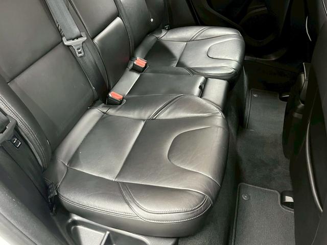 Ｖ４０ Ｄ４　インスクリプション　２０１８年モデル／ブラックレザーシート（ヒーター付）／ボルボインテリセーフ／純正ナビ／Ｂカメ／Ｂｌｕｅｔｏｏｔｈ対応／ＵＳＢ接続可／クリアランスソナー／クルコン／ＥＴＣ／純正１７アルミ（52枚目）