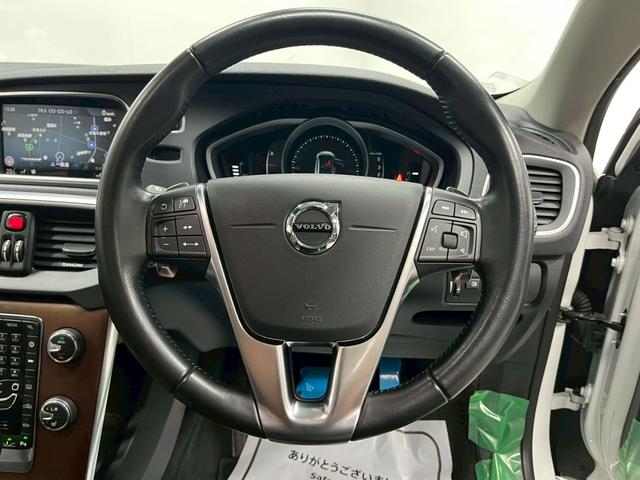 Ｖ４０ Ｄ４　インスクリプション　２０１８年モデル／ブラックレザーシート（ヒーター付）／ボルボインテリセーフ／純正ナビ／Ｂカメ／Ｂｌｕｅｔｏｏｔｈ対応／ＵＳＢ接続可／クリアランスソナー／クルコン／ＥＴＣ／純正１７アルミ（53枚目）
