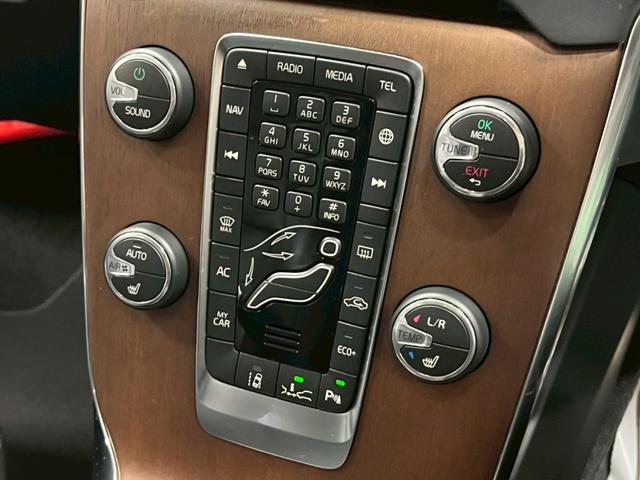 Ｖ４０ Ｄ４　インスクリプション　２０１８年モデル／ブラックレザーシート（ヒーター付）／ボルボインテリセーフ／純正ナビ／Ｂカメ／Ｂｌｕｅｔｏｏｔｈ対応／ＵＳＢ接続可／クリアランスソナー／クルコン／ＥＴＣ／純正１７アルミ（65枚目）