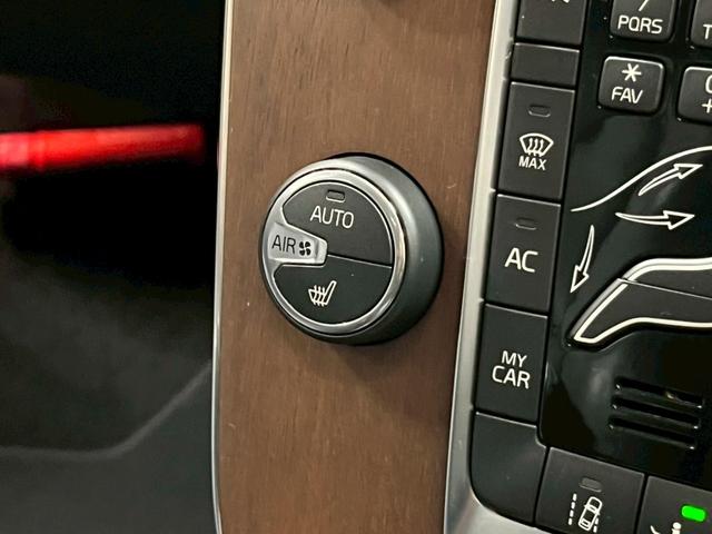 Ｖ４０ Ｄ４　インスクリプション　２０１８年モデル／ブラックレザーシート（ヒーター付）／ボルボインテリセーフ／純正ナビ／Ｂカメ／Ｂｌｕｅｔｏｏｔｈ対応／ＵＳＢ接続可／クリアランスソナー／クルコン／ＥＴＣ／純正１７アルミ（71枚目）
