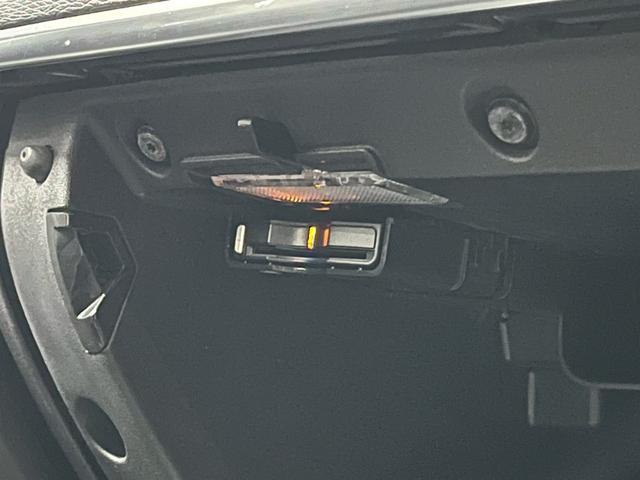 Ｖ４０ Ｄ４　インスクリプション　２０１８年モデル／ブラックレザーシート（ヒーター付）／ボルボインテリセーフ／純正ナビ／Ｂカメ／Ｂｌｕｅｔｏｏｔｈ対応／ＵＳＢ接続可／クリアランスソナー／クルコン／ＥＴＣ／純正１７アルミ（75枚目）