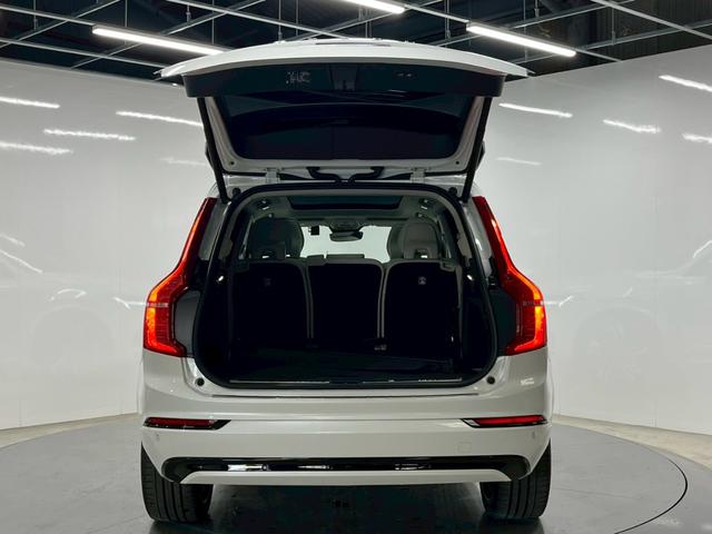 XC90 リチャージアルテメットT8AWDプラグインハイブリド 2023年モデル/エアサス/サンルーフ/レザーシート(ヒーター付)/ボルボインテリセーフ/ハーマンカードン/全方位カメラ/前後ドラレコ/クルコン/ナビ/フルセグTV/純正22アルミ/LEDヘッド(31枚目)