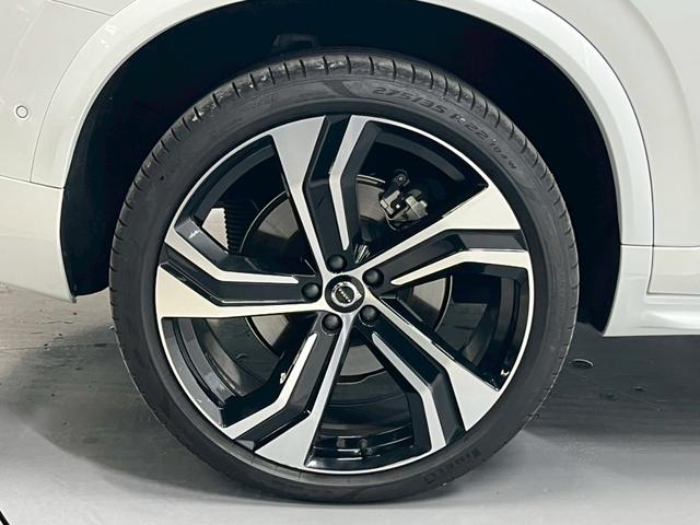 XC90 リチャージアルテメットT8AWDプラグインハイブリド 2023年モデル/エアサス/サンルーフ/レザーシート(ヒーター付)/ボルボインテリセーフ/ハーマンカードン/全方位カメラ/前後ドラレコ/クルコン/ナビ/フルセグTV/純正22アルミ/LEDヘッド(35枚目)