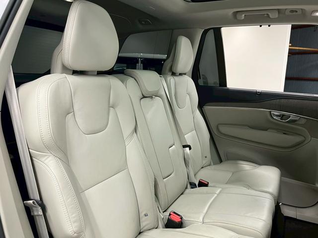 XC90 リチャージアルテメットT8AWDプラグインハイブリド 2023年モデル/エアサス/サンルーフ/レザーシート(ヒーター付)/ボルボインテリセーフ/ハーマンカードン/全方位カメラ/前後ドラレコ/クルコン/ナビ/フルセグTV/純正22アルミ/LEDヘッド(56枚目)
