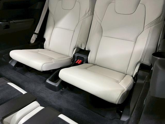 XC90 リチャージアルテメットT8AWDプラグインハイブリド 2023年モデル/エアサス/サンルーフ/レザーシート(ヒーター付)/ボルボインテリセーフ/ハーマンカードン/全方位カメラ/前後ドラレコ/クルコン/ナビ/フルセグTV/純正22アルミ/LEDヘッド(59枚目)