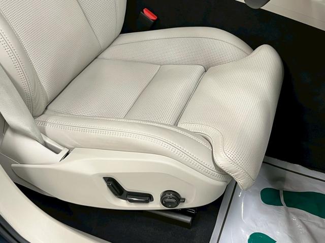 ＸＣ６０ ウルトラ　Ｂ５　ＡＷＤ　２０２５年モデル／デモカー／Ｇｏｏｇｌｅナビ／Ｂ＆Ｗプレミアムサウンド／エアサスペンション／ランニングボード（サイドステップ）／全方位カメラ／レザーシート／サンルーフ／Ｐバックドア／ＬＥＤヘッドライト（51枚目）