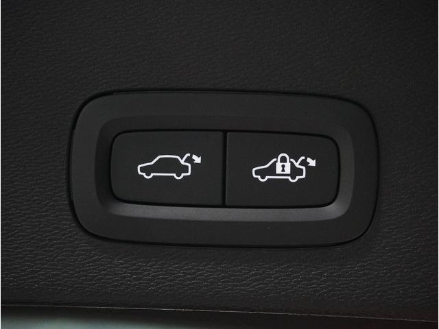 C40リチャージ リチャージ アルティメットシングルモーター 2023年モデル/禁煙車/サンルーフ/ドラレコ/全方位カメラ/Googleナビ/USB接続可/Pバックドア/ボルボインテリセーフ/ハーマンカードン/シートヒーター/LEDヘッド/純正20アルミ(36枚目)