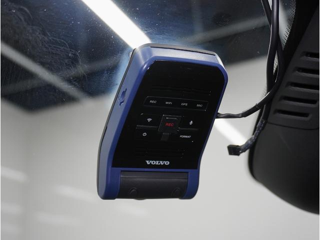 C40リチャージ リチャージ アルティメットシングルモーター 2023年モデル/禁煙車/サンルーフ/ドラレコ/全方位カメラ/Googleナビ/USB接続可/Pバックドア/ボルボインテリセーフ/ハーマンカードン/シートヒーター/LEDヘッド/純正20アルミ(42枚目)