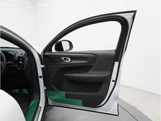 C40リチャージ リチャージ アルティメットシングルモーター 2023年モデル/禁煙車/サンルーフ/ドラレコ/全方位カメラ/Googleナビ/USB接続可/Pバックドア/ボルボインテリセーフ/ハーマンカードン/シートヒーター/LEDヘッド/純正20アルミ(46枚目)