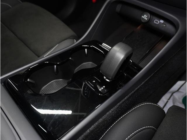 C40リチャージ リチャージ アルティメットシングルモーター 2023年モデル/禁煙車/サンルーフ/ドラレコ/全方位カメラ/Googleナビ/USB接続可/Pバックドア/ボルボインテリセーフ/ハーマンカードン/シートヒーター/LEDヘッド/純正20アルミ(80枚目)