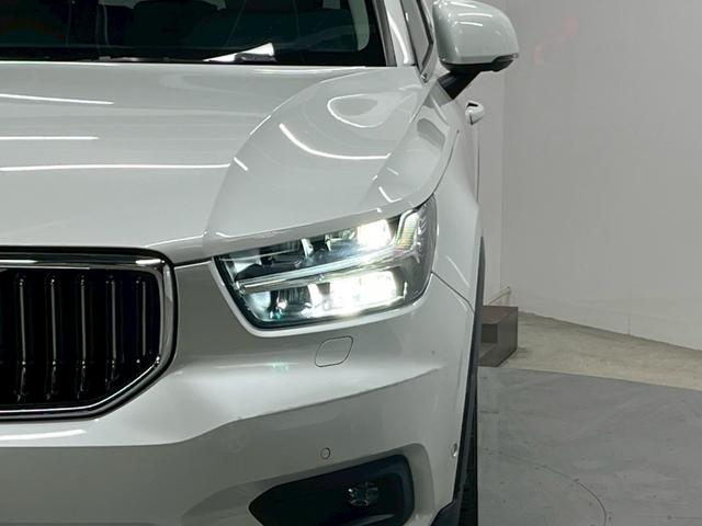 ＸＣ４０ Ｔ４　ＡＷＤ　インスクリプション　２０２０年モデル／禁煙車／ホワイトレザーシート（ヒーター付）／サンルーフ／ハーマンカードン／ボルボインテリセーフ／純正ナビ／フルセグＴＶ／全方位カメラ／Ｐバックドア／純正１９アルミ／ＬＥＤヘッド（24枚目）