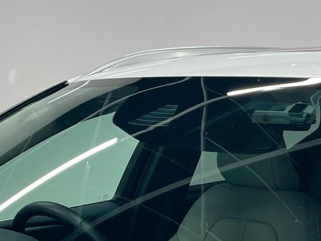 ＸＣ４０ Ｔ４　ＡＷＤ　インスクリプション　２０２０年モデル／禁煙車／ホワイトレザーシート（ヒーター付）／サンルーフ／ハーマンカードン／ボルボインテリセーフ／純正ナビ／フルセグＴＶ／全方位カメラ／Ｐバックドア／純正１９アルミ／ＬＥＤヘッド（27枚目）