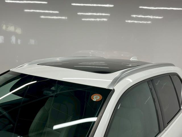 ＸＣ４０ Ｔ４　ＡＷＤ　インスクリプション　２０２０年モデル／禁煙車／ホワイトレザーシート（ヒーター付）／サンルーフ／ハーマンカードン／ボルボインテリセーフ／純正ナビ／フルセグＴＶ／全方位カメラ／Ｐバックドア／純正１９アルミ／ＬＥＤヘッド（28枚目）