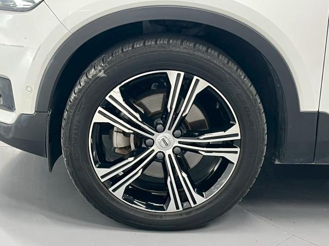 ＸＣ４０ Ｔ４　ＡＷＤ　インスクリプション　２０２０年モデル／禁煙車／ホワイトレザーシート（ヒーター付）／サンルーフ／ハーマンカードン／ボルボインテリセーフ／純正ナビ／フルセグＴＶ／全方位カメラ／Ｐバックドア／純正１９アルミ／ＬＥＤヘッド（41枚目）