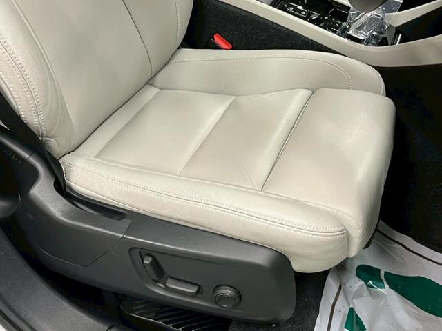 ＸＣ４０ Ｔ４　ＡＷＤ　インスクリプション　２０２０年モデル／禁煙車／ホワイトレザーシート（ヒーター付）／サンルーフ／ハーマンカードン／ボルボインテリセーフ／純正ナビ／フルセグＴＶ／全方位カメラ／Ｐバックドア／純正１９アルミ／ＬＥＤヘッド（48枚目）