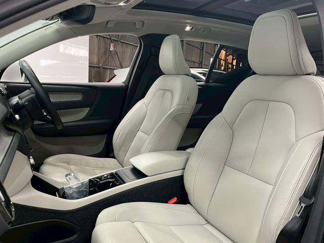 ＸＣ４０ Ｔ４　ＡＷＤ　インスクリプション　２０２０年モデル／禁煙車／ホワイトレザーシート（ヒーター付）／サンルーフ／ハーマンカードン／ボルボインテリセーフ／純正ナビ／フルセグＴＶ／全方位カメラ／Ｐバックドア／純正１９アルミ／ＬＥＤヘッド（51枚目）