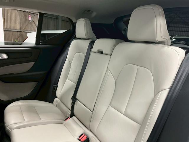 ＸＣ４０ Ｔ４　ＡＷＤ　インスクリプション　２０２０年モデル／禁煙車／ホワイトレザーシート（ヒーター付）／サンルーフ／ハーマンカードン／ボルボインテリセーフ／純正ナビ／フルセグＴＶ／全方位カメラ／Ｐバックドア／純正１９アルミ／ＬＥＤヘッド（56枚目）