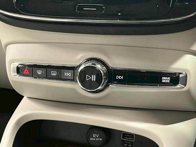 ＸＣ４０ Ｔ４　ＡＷＤ　インスクリプション　２０２０年モデル／禁煙車／ホワイトレザーシート（ヒーター付）／サンルーフ／ハーマンカードン／ボルボインテリセーフ／純正ナビ／フルセグＴＶ／全方位カメラ／Ｐバックドア／純正１９アルミ／ＬＥＤヘッド（74枚目）