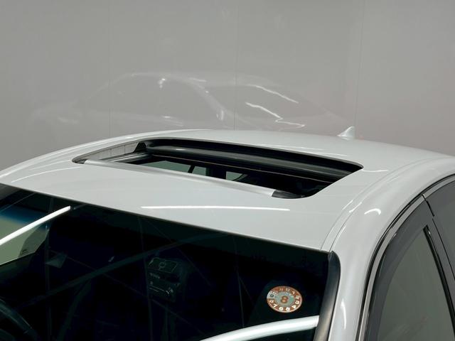 クラウンハイブリッド Ｇ－エグゼクティブ　禁煙車／ブラックレザーシート（ヒーター付）／サンルーフ／純正ナビ／フルセグＴＶ／ＵＳＢ接続可／全方位カメラ／前後ドラレコ／デジタルインナーミラー／ステアヒーター／ＥＴＣ／クルコン／純正１８アルミ（31枚目）