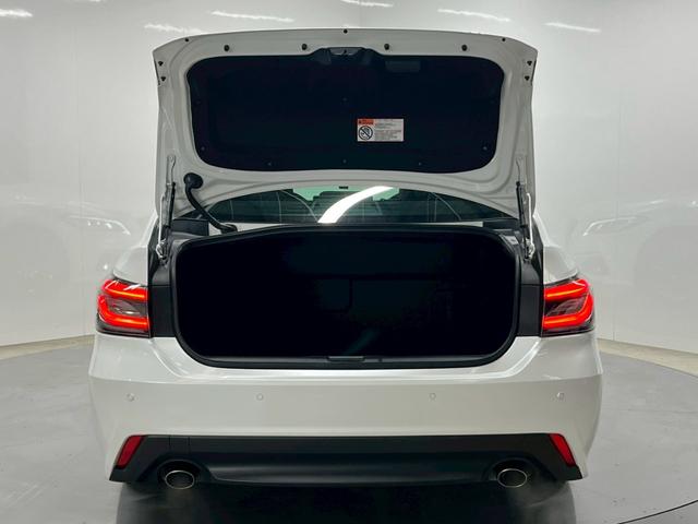 クラウンハイブリッド Ｇ－エグゼクティブ　禁煙車／ブラックレザーシート（ヒーター付）／サンルーフ／純正ナビ／フルセグＴＶ／ＵＳＢ接続可／全方位カメラ／前後ドラレコ／デジタルインナーミラー／ステアヒーター／ＥＴＣ／クルコン／純正１８アルミ（35枚目）