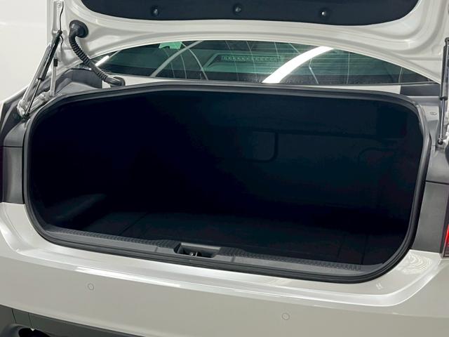 クラウンハイブリッド Ｇ－エグゼクティブ　禁煙車／ブラックレザーシート（ヒーター付）／サンルーフ／純正ナビ／フルセグＴＶ／ＵＳＢ接続可／全方位カメラ／前後ドラレコ／デジタルインナーミラー／ステアヒーター／ＥＴＣ／クルコン／純正１８アルミ（36枚目）