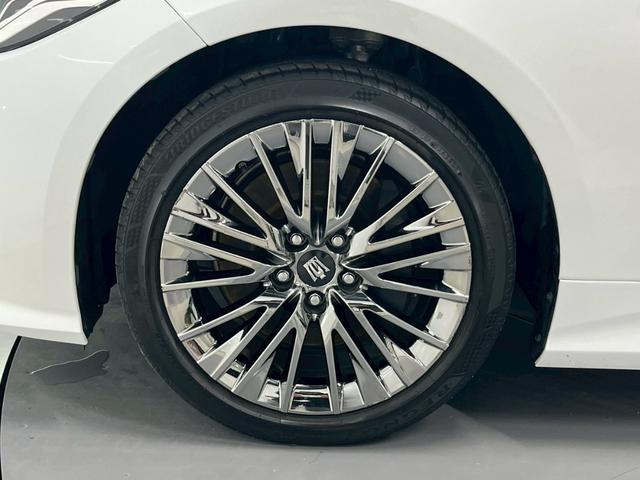 クラウンハイブリッド Ｇ－エグゼクティブ　禁煙車／ブラックレザーシート（ヒーター付）／サンルーフ／純正ナビ／フルセグＴＶ／ＵＳＢ接続可／全方位カメラ／前後ドラレコ／デジタルインナーミラー／ステアヒーター／ＥＴＣ／クルコン／純正１８アルミ（39枚目）