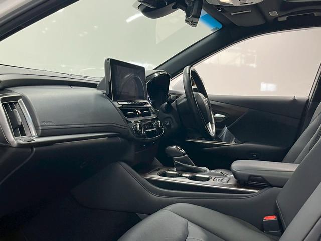 クラウンハイブリッド Ｇ－エグゼクティブ　禁煙車／ブラックレザーシート（ヒーター付）／サンルーフ／純正ナビ／フルセグＴＶ／ＵＳＢ接続可／全方位カメラ／前後ドラレコ／デジタルインナーミラー／ステアヒーター／ＥＴＣ／クルコン／純正１８アルミ（48枚目）