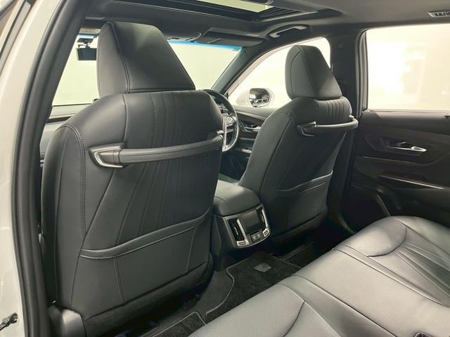 クラウンハイブリッド Ｇ－エグゼクティブ　禁煙車／ブラックレザーシート（ヒーター付）／サンルーフ／純正ナビ／フルセグＴＶ／ＵＳＢ接続可／全方位カメラ／前後ドラレコ／デジタルインナーミラー／ステアヒーター／ＥＴＣ／クルコン／純正１８アルミ（52枚目）