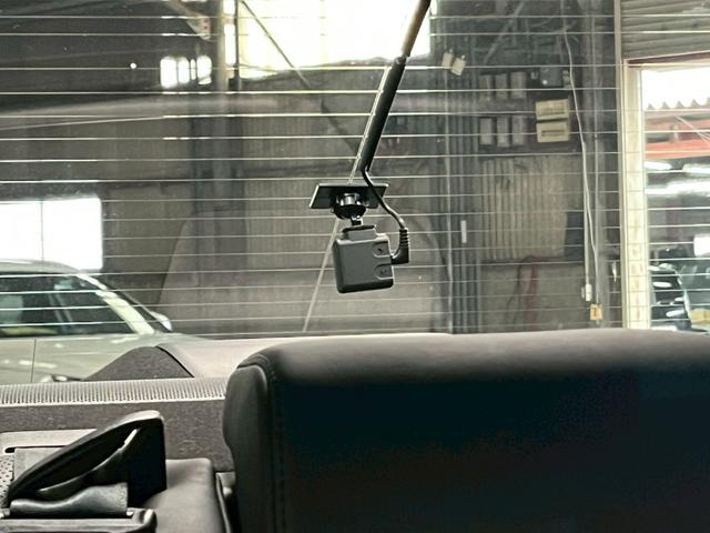 クラウンハイブリッド Ｇ－エグゼクティブ　禁煙車／ブラックレザーシート（ヒーター付）／サンルーフ／純正ナビ／フルセグＴＶ／ＵＳＢ接続可／全方位カメラ／前後ドラレコ／デジタルインナーミラー／ステアヒーター／ＥＴＣ／クルコン／純正１８アルミ（76枚目）