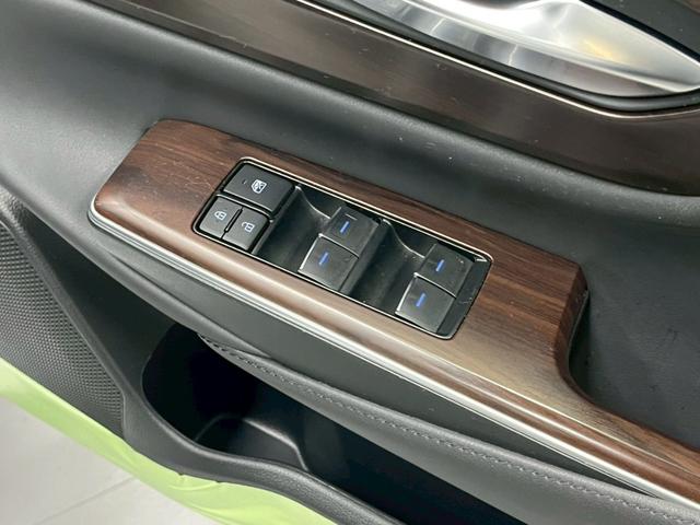 クラウンハイブリッド Ｇ－エグゼクティブ　禁煙車／ブラックレザーシート（ヒーター付）／サンルーフ／純正ナビ／フルセグＴＶ／ＵＳＢ接続可／全方位カメラ／前後ドラレコ／デジタルインナーミラー／ステアヒーター／ＥＴＣ／クルコン／純正１８アルミ（80枚目）