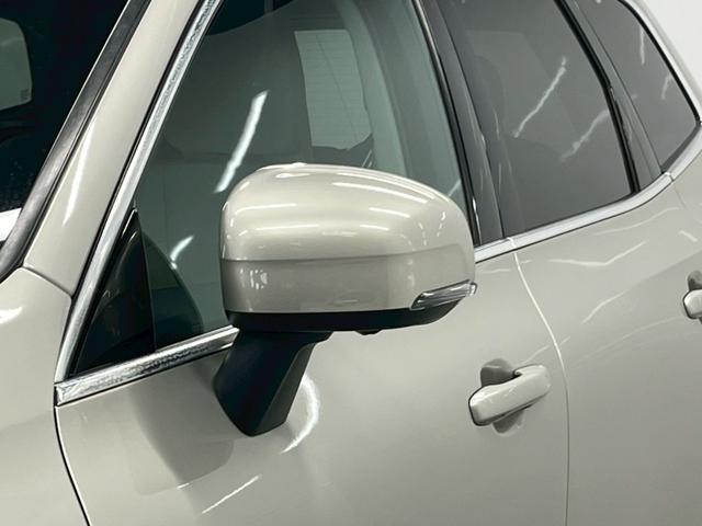 ＸＣ６０ Ｔ５　ＡＷＤ　インスクリプション　レザーシート（ヒーター付）／Ｐバックドア／ハーマンカードン／ボルボインテリセーフ／全方位カメラ／純正ナビ／フルセグＴＶ／ＵＳＢ接続可／クルコン／ＥＴＣ／ステアヒーター／前後ドラレコ／純正１９アルミ（27枚目）