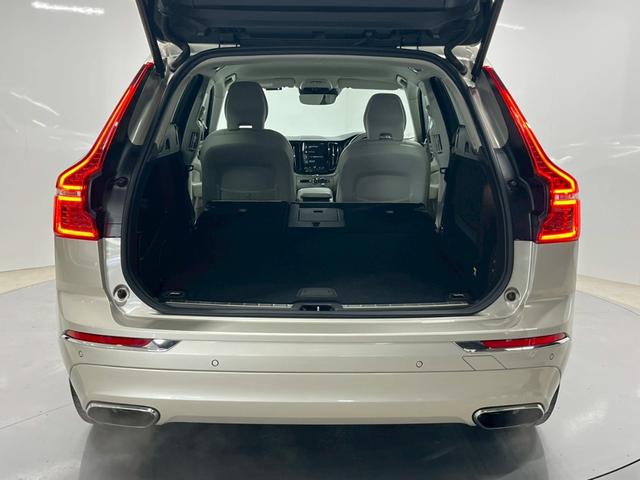 ＸＣ６０ Ｔ５　ＡＷＤ　インスクリプション　レザーシート（ヒーター付）／Ｐバックドア／ハーマンカードン／ボルボインテリセーフ／全方位カメラ／純正ナビ／フルセグＴＶ／ＵＳＢ接続可／クルコン／ＥＴＣ／ステアヒーター／前後ドラレコ／純正１９アルミ（34枚目）