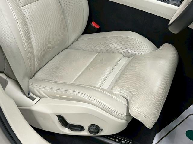 ＸＣ６０ Ｔ５　ＡＷＤ　インスクリプション　レザーシート（ヒーター付）／Ｐバックドア／ハーマンカードン／ボルボインテリセーフ／全方位カメラ／純正ナビ／フルセグＴＶ／ＵＳＢ接続可／クルコン／ＥＴＣ／ステアヒーター／前後ドラレコ／純正１９アルミ（49枚目）