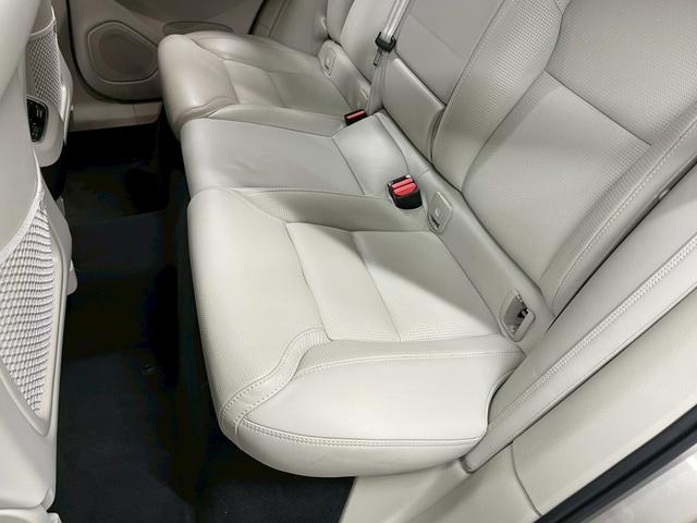 ＸＣ６０ Ｔ５　ＡＷＤ　インスクリプション　レザーシート（ヒーター付）／Ｐバックドア／ハーマンカードン／ボルボインテリセーフ／全方位カメラ／純正ナビ／フルセグＴＶ／ＵＳＢ接続可／クルコン／ＥＴＣ／ステアヒーター／前後ドラレコ／純正１９アルミ（57枚目）