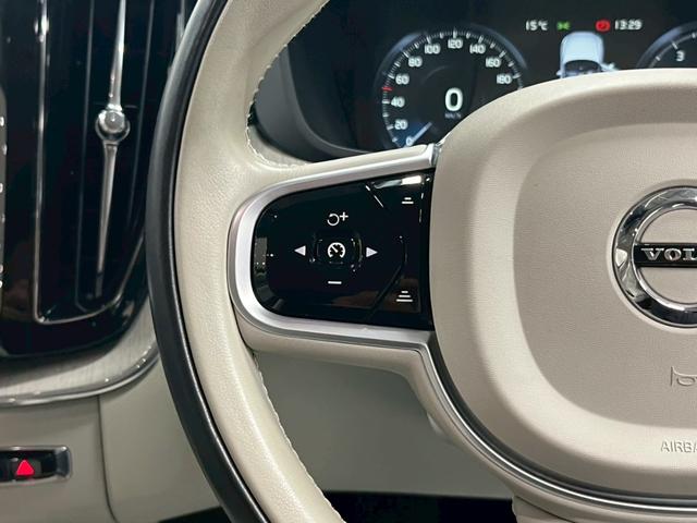 ＸＣ６０ Ｔ５　ＡＷＤ　インスクリプション　レザーシート（ヒーター付）／Ｐバックドア／ハーマンカードン／ボルボインテリセーフ／全方位カメラ／純正ナビ／フルセグＴＶ／ＵＳＢ接続可／クルコン／ＥＴＣ／ステアヒーター／前後ドラレコ／純正１９アルミ（62枚目）