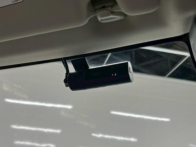 ＸＣ６０ Ｔ５　ＡＷＤ　インスクリプション　レザーシート（ヒーター付）／Ｐバックドア／ハーマンカードン／ボルボインテリセーフ／全方位カメラ／純正ナビ／フルセグＴＶ／ＵＳＢ接続可／クルコン／ＥＴＣ／ステアヒーター／前後ドラレコ／純正１９アルミ（78枚目）