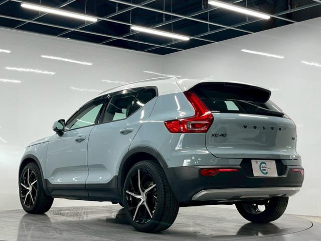 ＸＣ４０ Ｔ４　ＡＷＤ　モーメンタム　禁煙車／ホワイトルーフ／ＥＲＳＴ２０インチアルミホイール／フロントグリル／Ｒデザイン／純正ナビ／フルセグＴＶ／全方位カメラ／前後ドラレコ／シートヒーター／ステアヒーター／ＥＴＣ／クルコン／Ｐバックドア（5枚目）