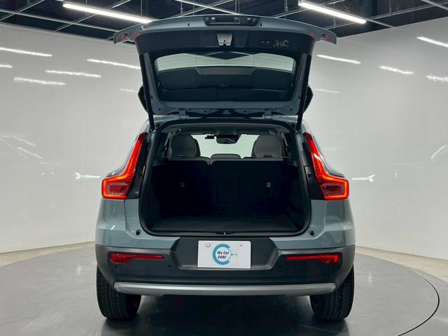ＸＣ４０ Ｔ４　ＡＷＤ　モーメンタム　禁煙車／ホワイトルーフ／ＥＲＳＴ２０インチアルミホイール／フロントグリル／Ｒデザイン／純正ナビ／フルセグＴＶ／全方位カメラ／前後ドラレコ／シートヒーター／ステアヒーター／ＥＴＣ／クルコン／Ｐバックドア（33枚目）