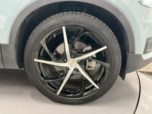 ＸＣ４０ Ｔ４　ＡＷＤ　モーメンタム　禁煙車／ホワイトルーフ／ＥＲＳＴ２０インチアルミホイール／フロントグリル／Ｒデザイン／純正ナビ／フルセグＴＶ／全方位カメラ／前後ドラレコ／シートヒーター／ステアヒーター／ＥＴＣ／クルコン／Ｐバックドア（40枚目）