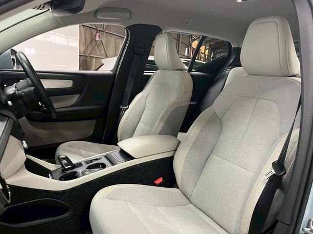 ＸＣ４０ Ｔ４　ＡＷＤ　モーメンタム　禁煙車／ホワイトルーフ／ＥＲＳＴ２０インチアルミホイール／フロントグリル／Ｒデザイン／純正ナビ／フルセグＴＶ／全方位カメラ／前後ドラレコ／シートヒーター／ステアヒーター／ＥＴＣ／クルコン／Ｐバックドア（52枚目）