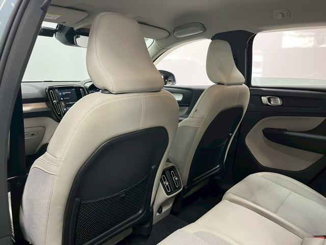 ＸＣ４０ Ｔ４　ＡＷＤ　モーメンタム　禁煙車／ホワイトルーフ／ＥＲＳＴ２０インチアルミホイール／フロントグリル／Ｒデザイン／純正ナビ／フルセグＴＶ／全方位カメラ／前後ドラレコ／シートヒーター／ステアヒーター／ＥＴＣ／クルコン／Ｐバックドア（55枚目）