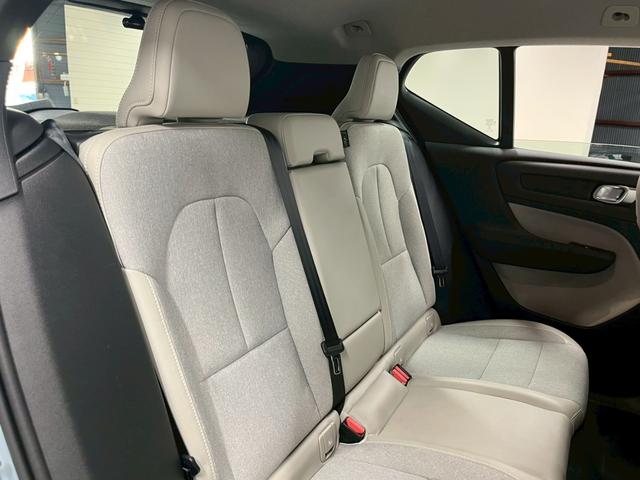 ＸＣ４０ Ｔ４　ＡＷＤ　モーメンタム　禁煙車／ホワイトルーフ／ＥＲＳＴ２０インチアルミホイール／フロントグリル／Ｒデザイン／純正ナビ／フルセグＴＶ／全方位カメラ／前後ドラレコ／シートヒーター／ステアヒーター／ＥＴＣ／クルコン／Ｐバックドア（59枚目）