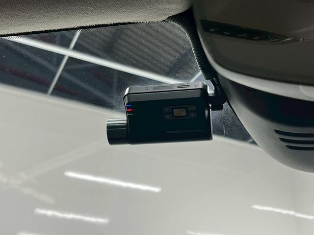 ＸＣ４０ Ｔ４　ＡＷＤ　モーメンタム　禁煙車／ホワイトルーフ／ＥＲＳＴ２０インチアルミホイール／フロントグリル／Ｒデザイン／純正ナビ／フルセグＴＶ／全方位カメラ／前後ドラレコ／シートヒーター／ステアヒーター／ＥＴＣ／クルコン／Ｐバックドア（79枚目）