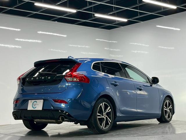 Ｖ４０ Ｄ４　Ｒデザイン　チューンド　バイ　ポールスター　２０１８年モデル／禁煙車／ブラックレザーシート（ヒーター付）／ボルボインテリセーフ／ハーマンカードン／バックカメラ／ナビ／Ｂｌｕｅｔｏｏｔｈ対応／ＵＳＢ接続可／前後ドラレコ／外品１６アルミ（7枚目）