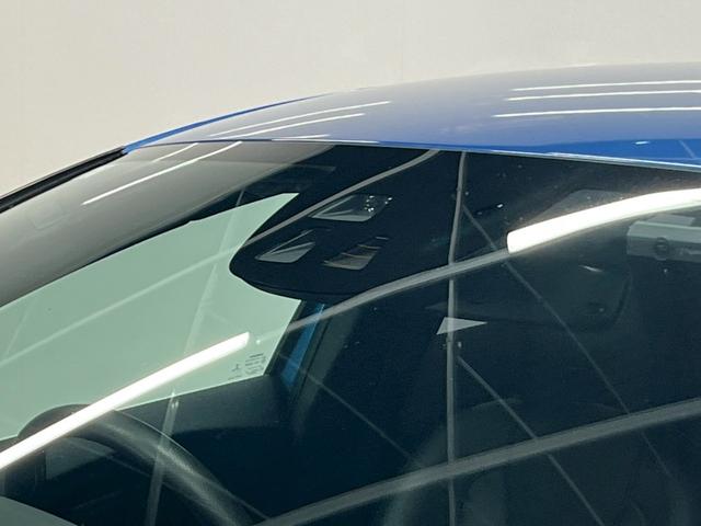 Ｖ４０ Ｄ４　Ｒデザイン　チューンド　バイ　ポールスター　２０１８年モデル／禁煙車／ブラックレザーシート（ヒーター付）／ボルボインテリセーフ／ハーマンカードン／バックカメラ／ナビ／Ｂｌｕｅｔｏｏｔｈ対応／ＵＳＢ接続可／前後ドラレコ／外品１６アルミ（28枚目）