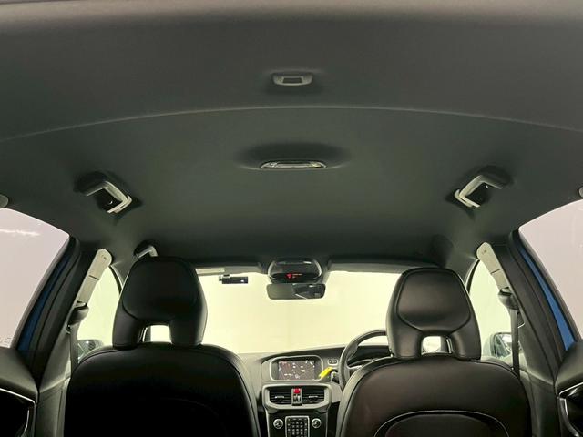 Ｖ４０ Ｄ４　Ｒデザイン　チューンド　バイ　ポールスター　２０１８年モデル／禁煙車／ブラックレザーシート（ヒーター付）／ボルボインテリセーフ／ハーマンカードン／バックカメラ／ナビ／Ｂｌｕｅｔｏｏｔｈ対応／ＵＳＢ接続可／前後ドラレコ／外品１６アルミ（36枚目）